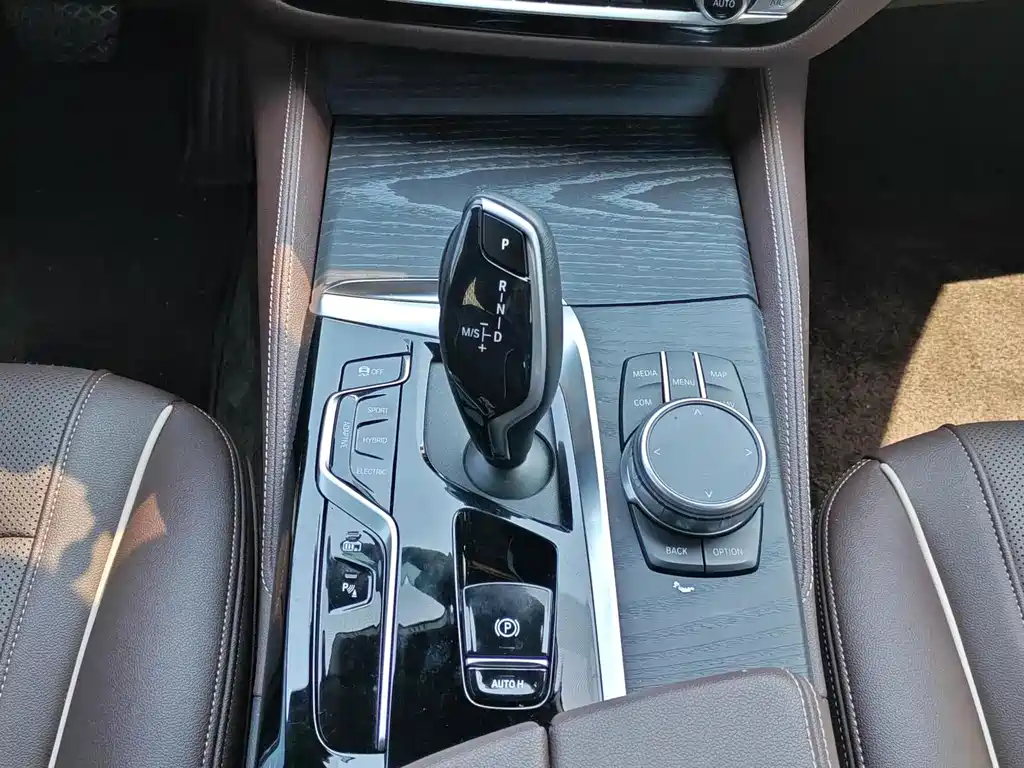 BMW 5 Series New Energy — фото 17