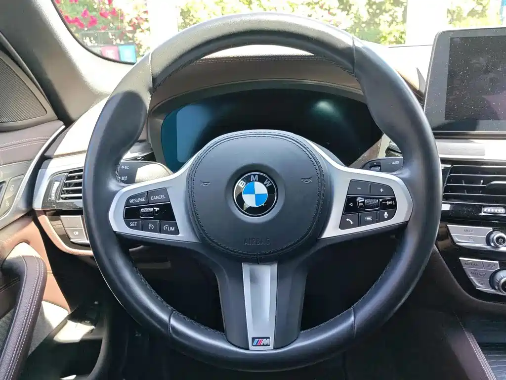 BMW 5 Series New Energy — фото 20