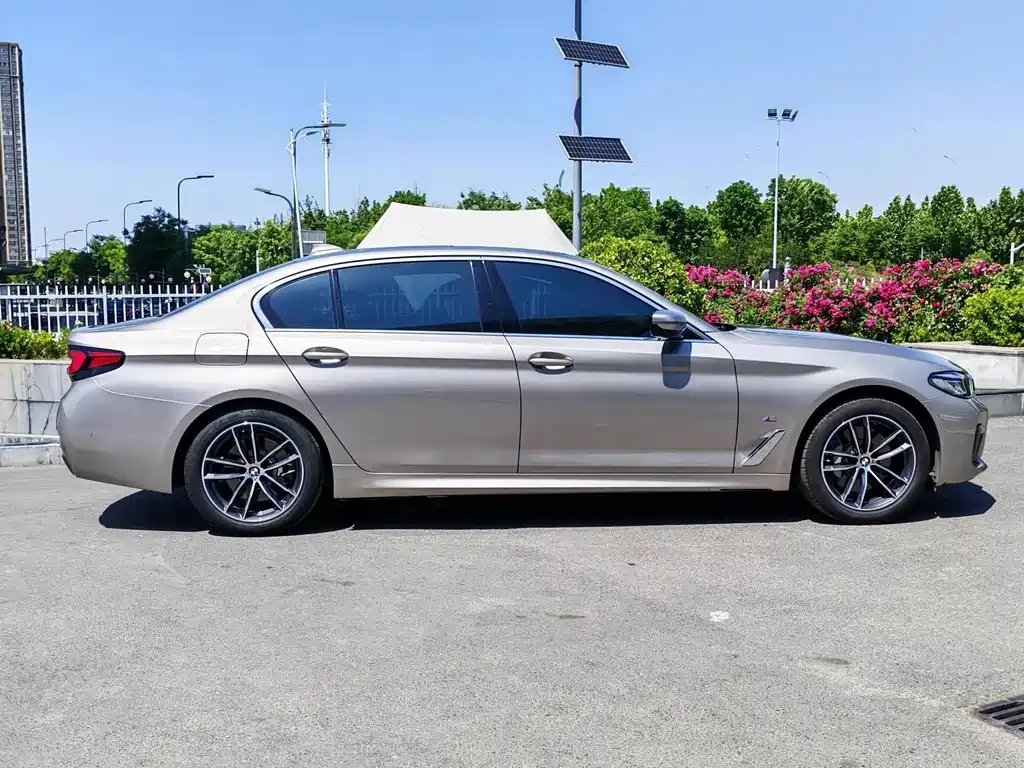 BMW 5 Series New Energy — фото 5