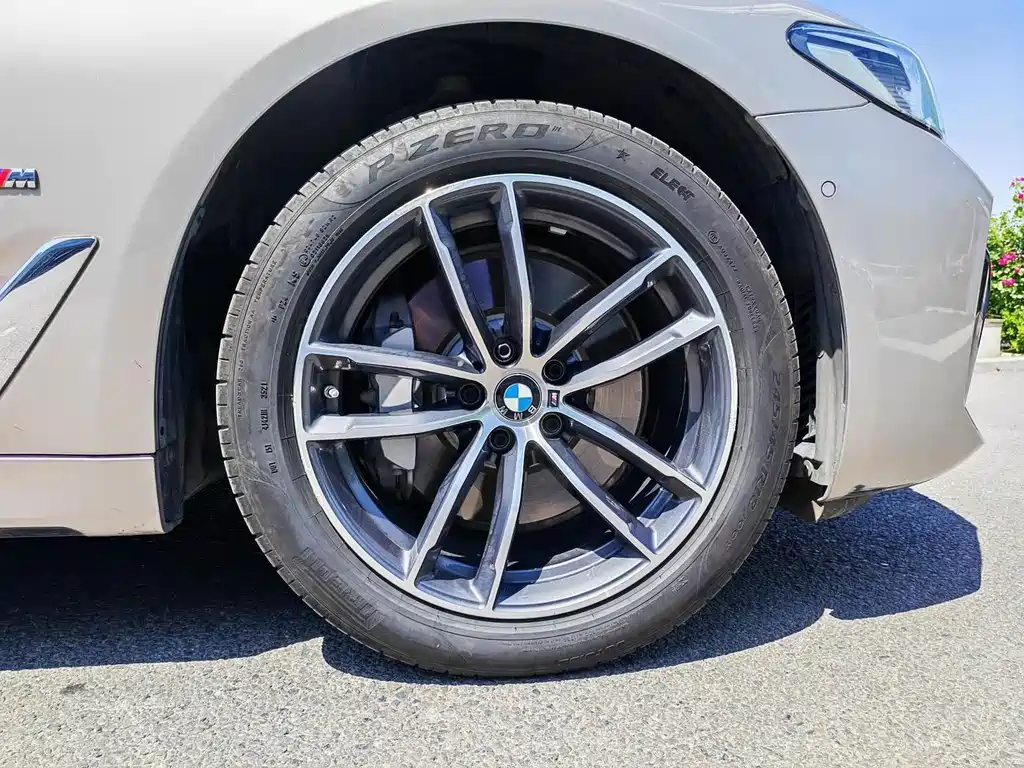 BMW 5 Series New Energy — фото 9