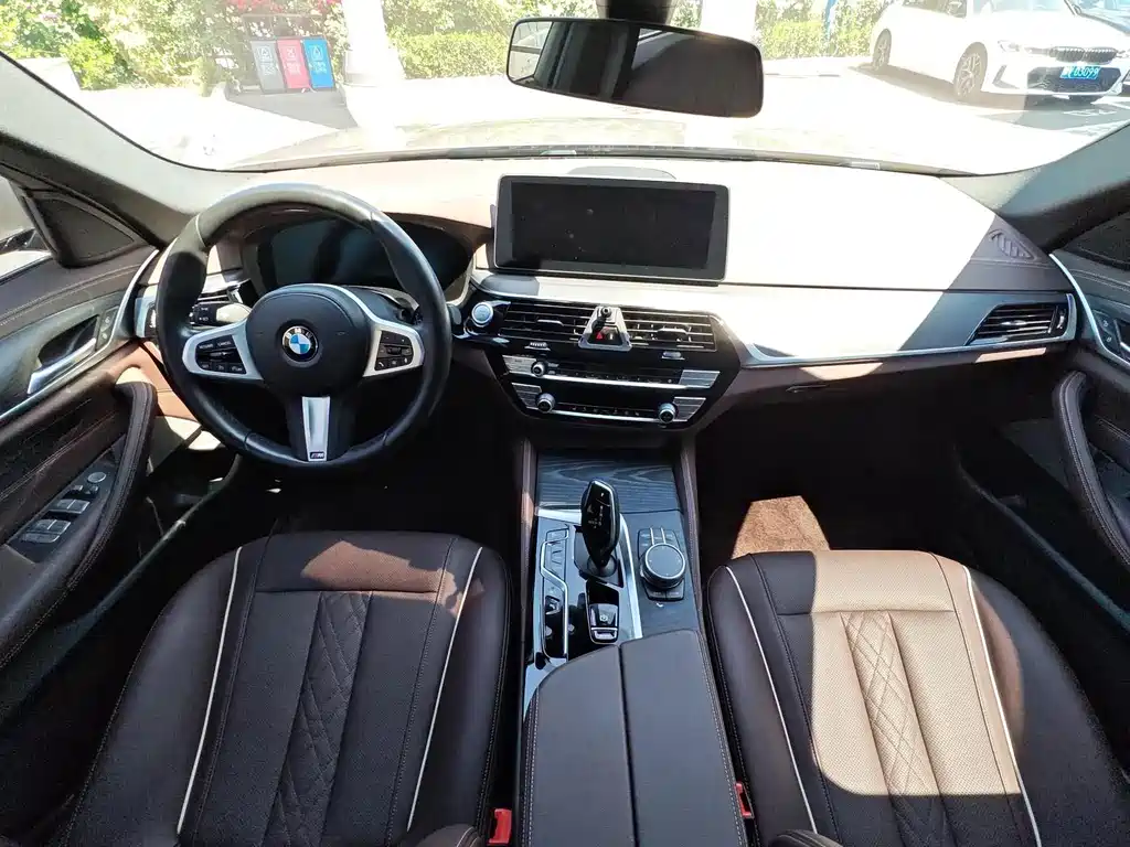 BMW 5 Series New Energy — фото 10