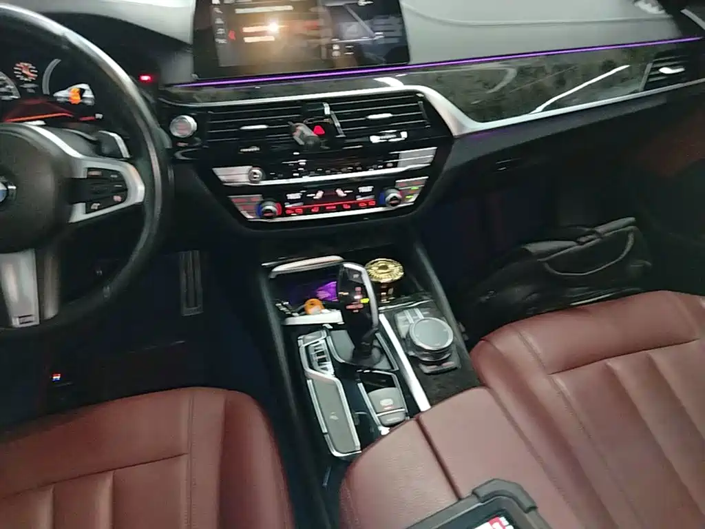 BMW 5 Series — фото 13