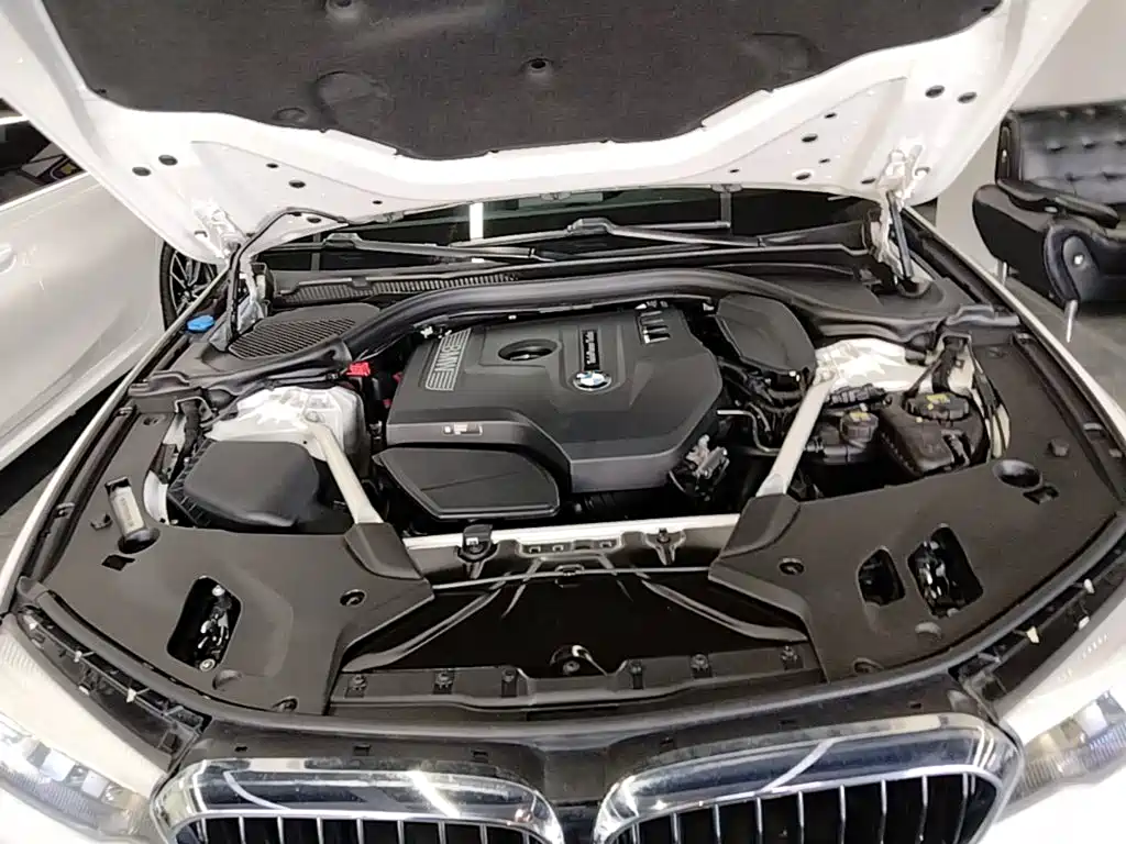 BMW 5 Series — фото 20
