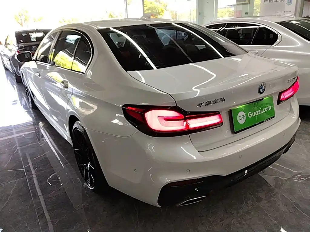 BMW 5 Series — фото 5