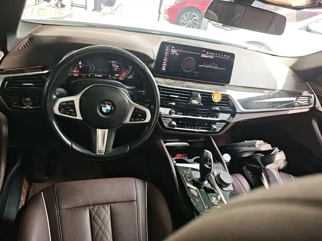 BMW 5 Series — фото 10