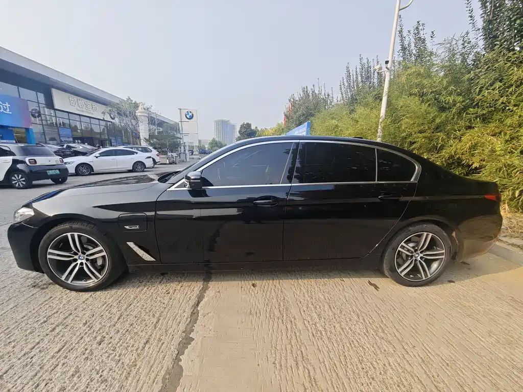 BMW 5 Series New Energy — фото 4