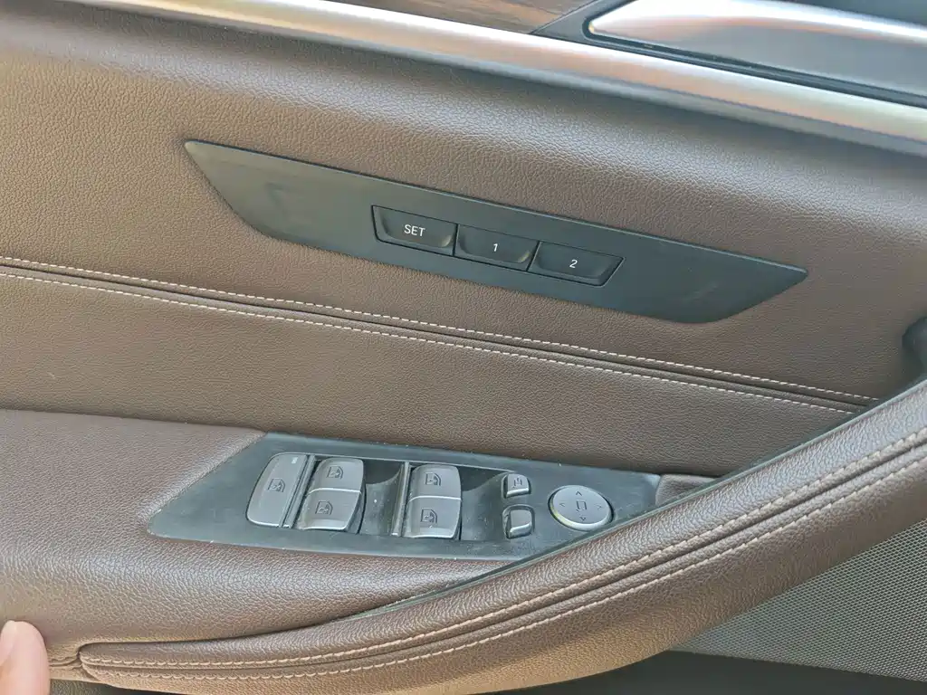 BMW 5 Series New Energy — фото 6