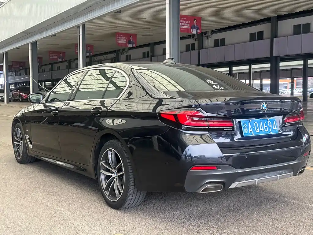BMW 5 Series — фото 13
