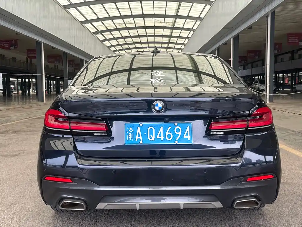 BMW 5 Series — фото 14