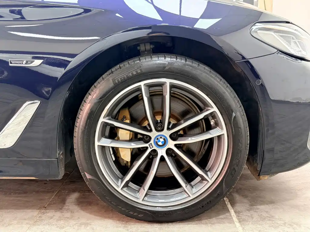 BMW 5 Series New Energy — фото 20