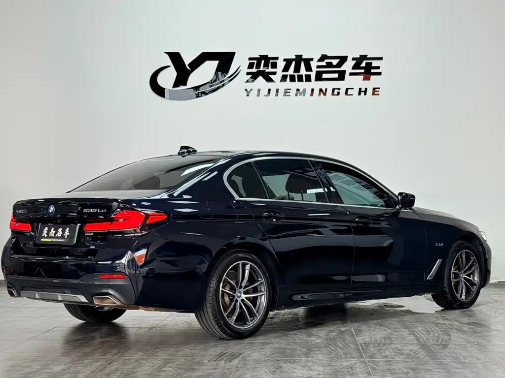 BMW 5 Series New Energy — фото 7