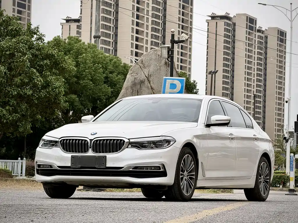 BMW 5 Series — фото 2