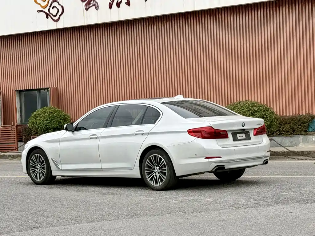 BMW 5 Series — фото 3
