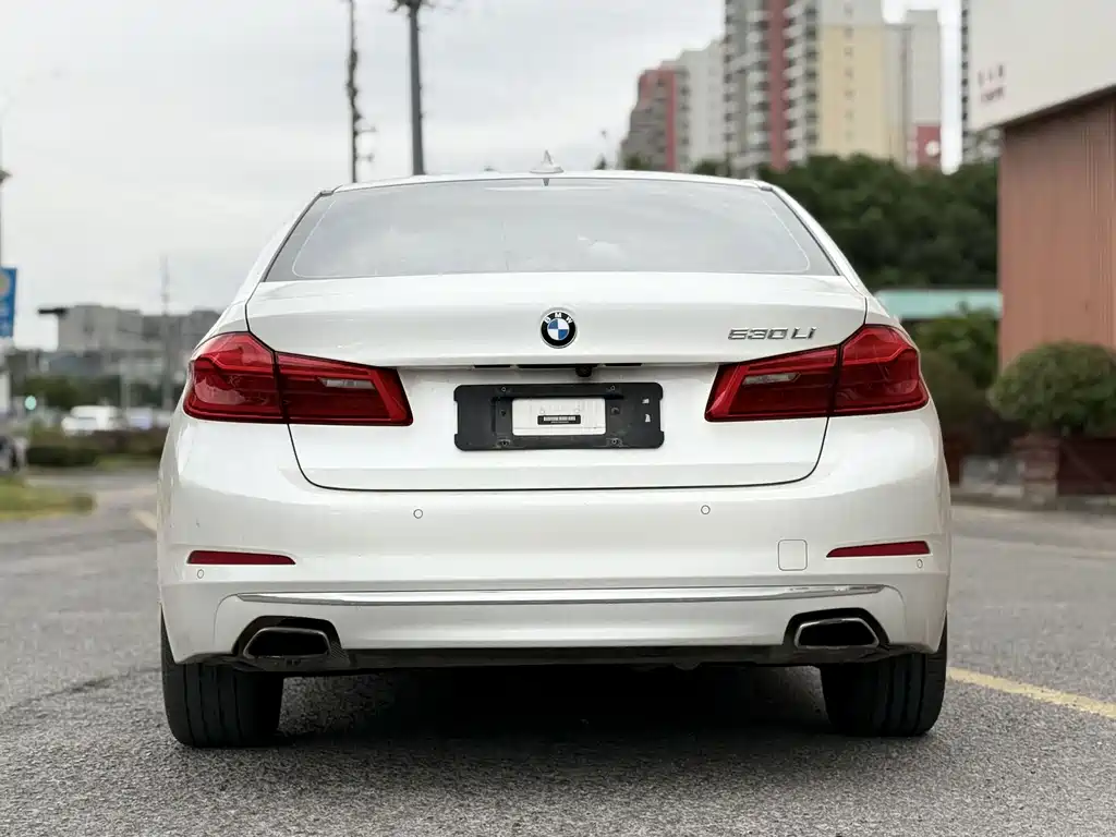 BMW 5 Series — фото 4