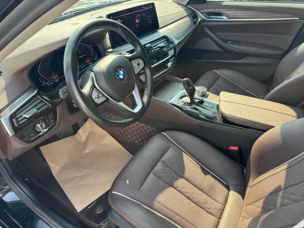 BMW 5 Series — фото 9