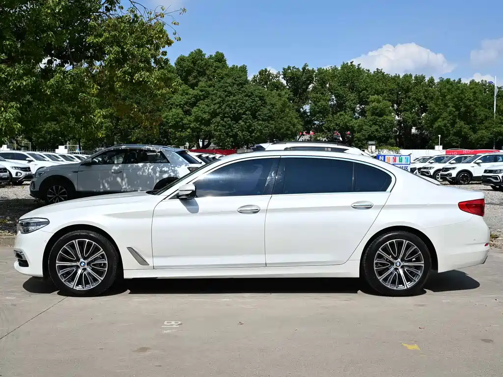 BMW 5 Series — фото 2