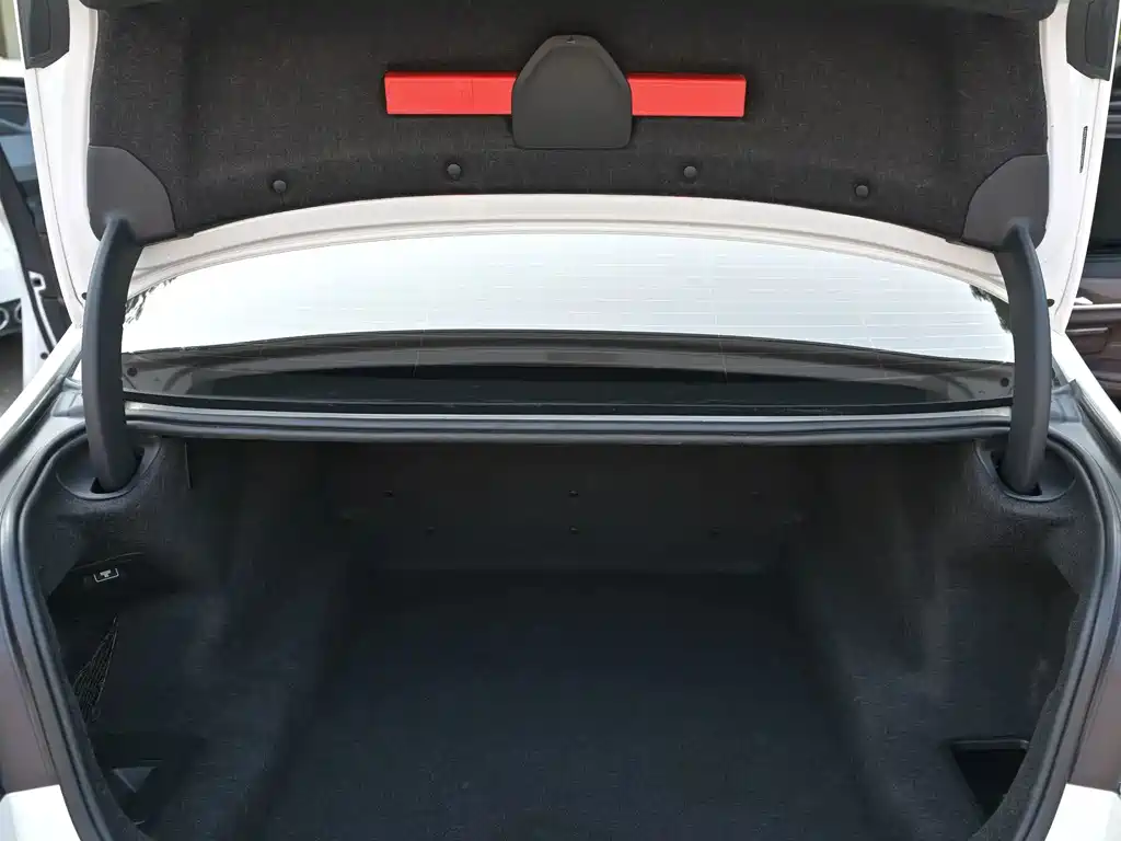 BMW 5 Series — фото 11