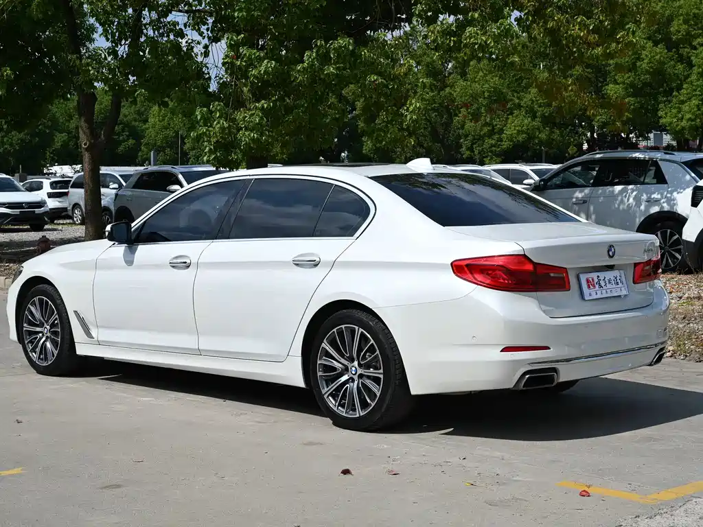 BMW 5 Series — фото 3