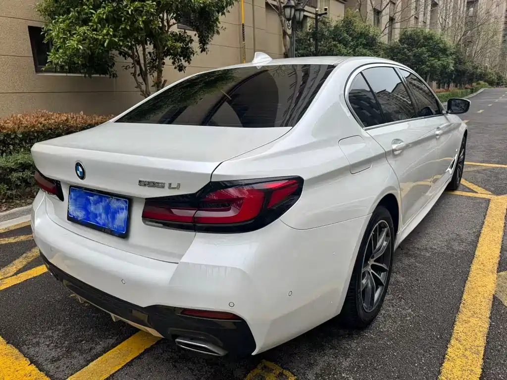 BMW 5 Series — фото 3