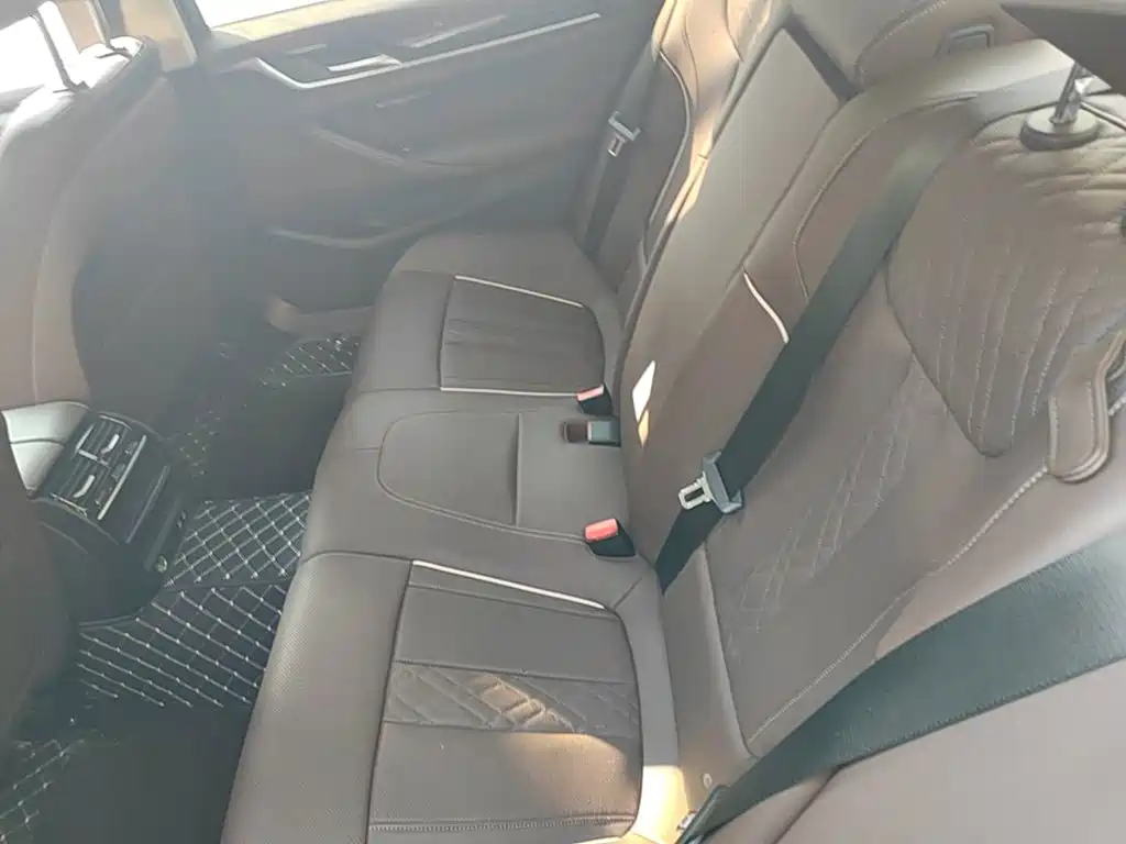 BMW 5 Series — фото 17