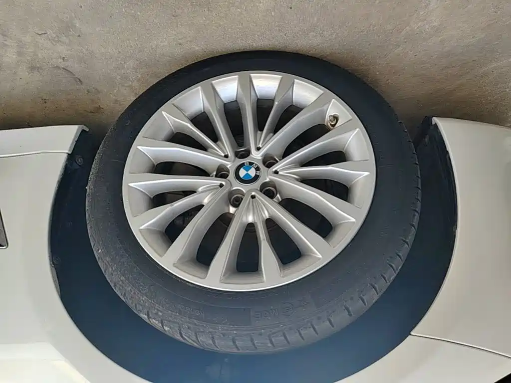 BMW 5 Series — фото 23