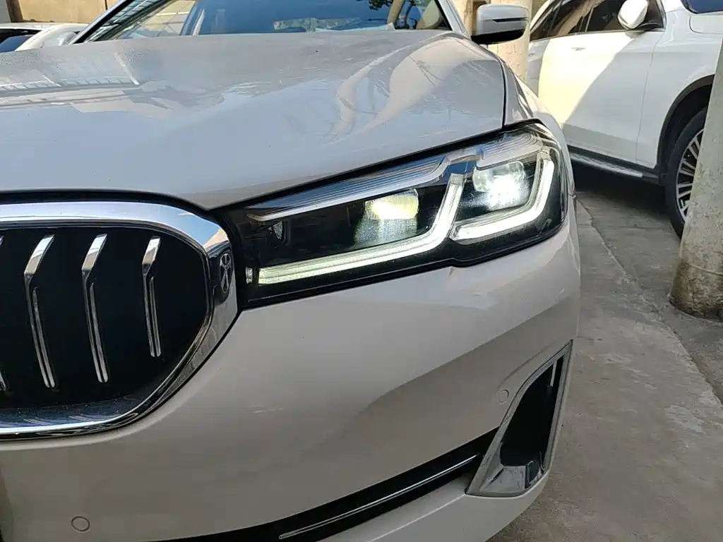 BMW 5 Series — фото 24