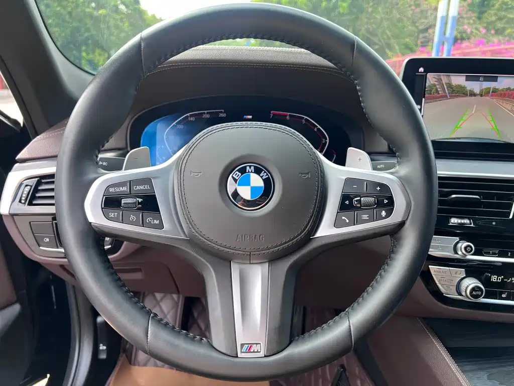 BMW 5 Series — фото 11
