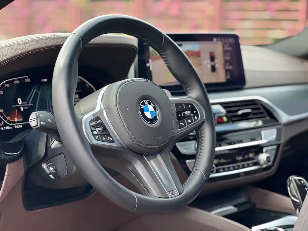 BMW 5 Series — фото 10