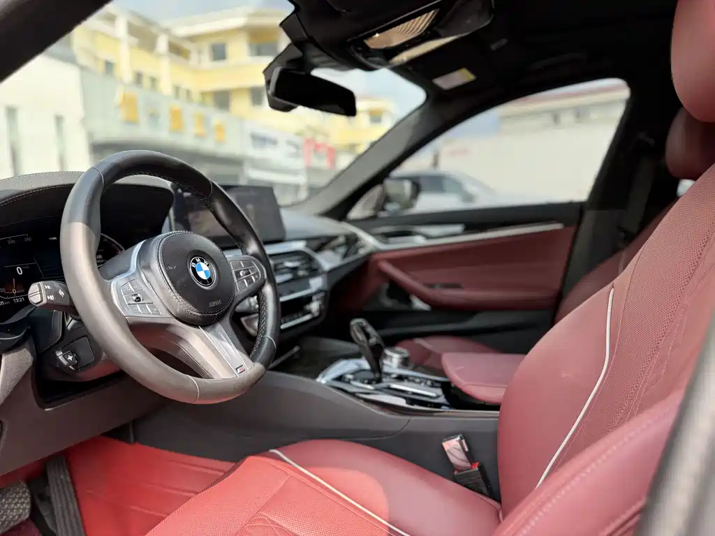 BMW 5 Series — фото 14