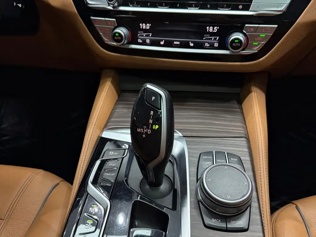 BMW 6 Series GT — фото 14