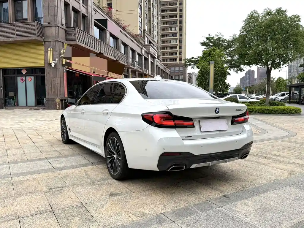 BMW 5 Series — фото 6