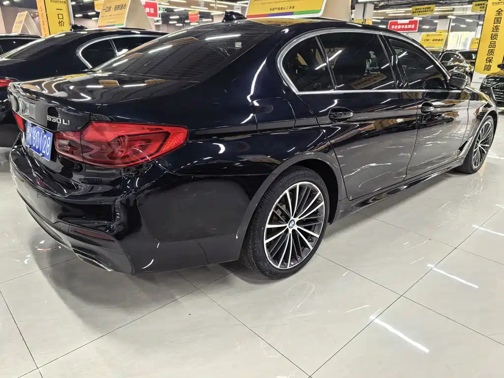 BMW 5 Series — фото 13