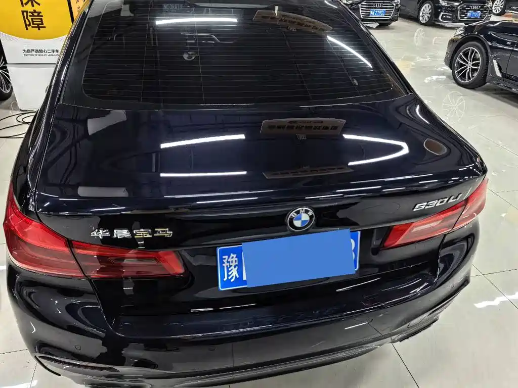 BMW 5 Series — фото 14