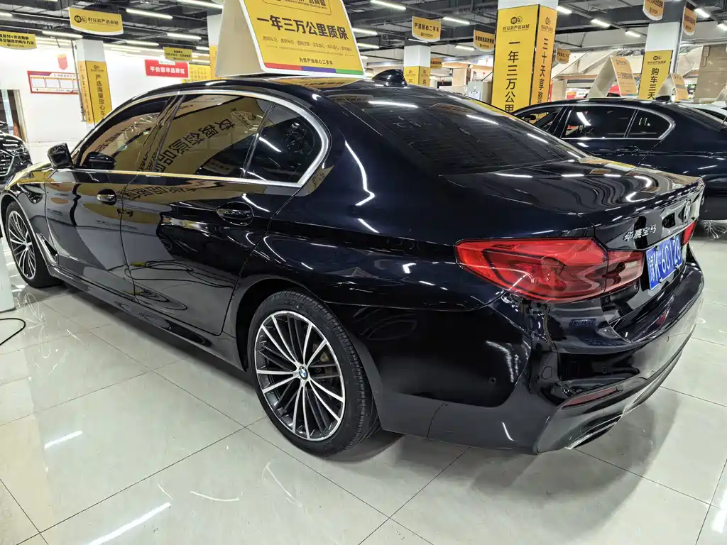 BMW 5 Series — фото 15