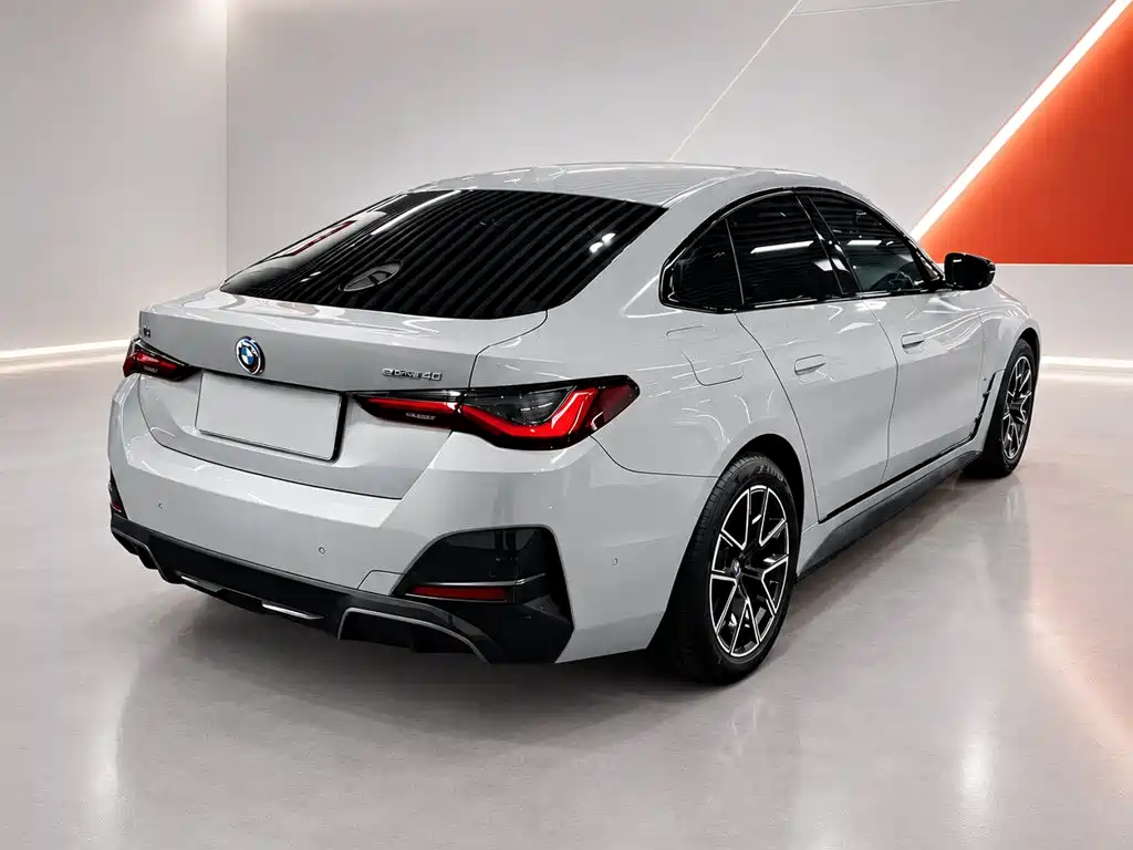BMW i4 — фото 6