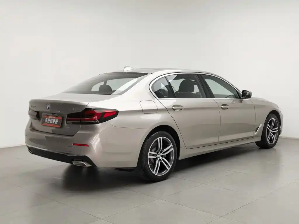 BMW 5 Series — фото 2