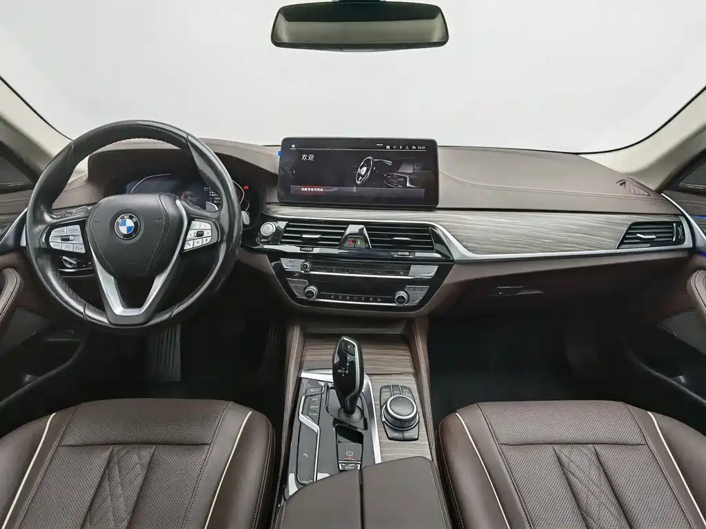 BMW 5 Series — фото 5