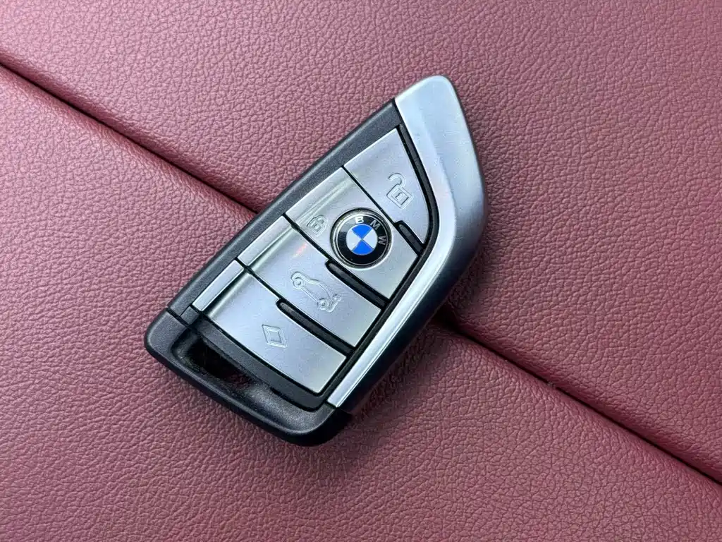BMW 5 Series — фото 11