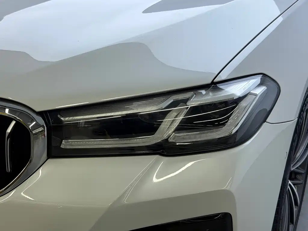 BMW 5 Series — фото 20