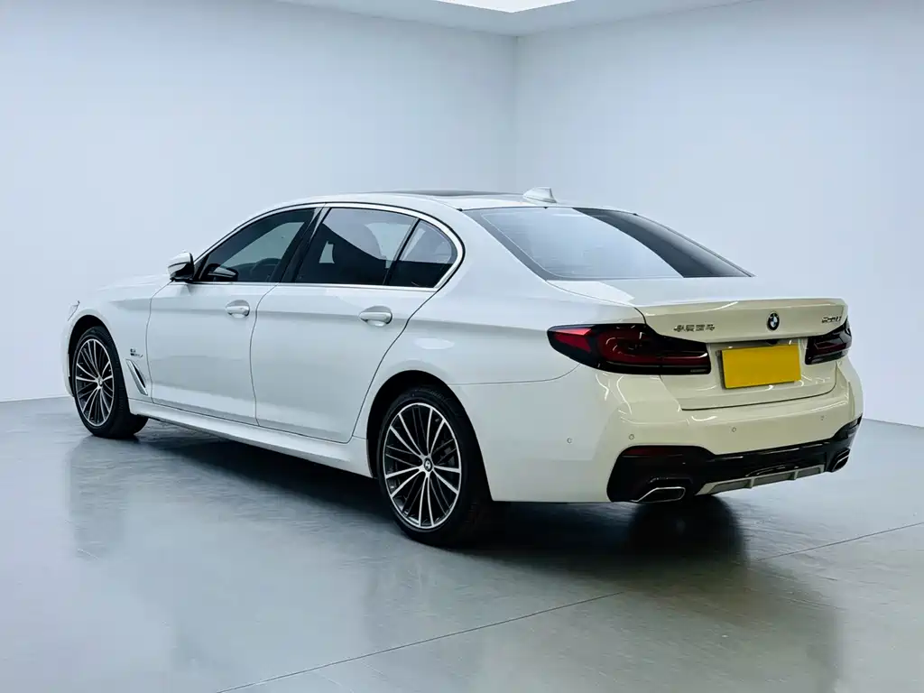 BMW 5 Series — фото 4