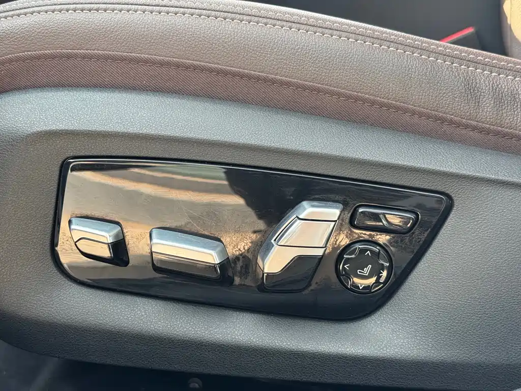 BMW 5 Series — фото 10