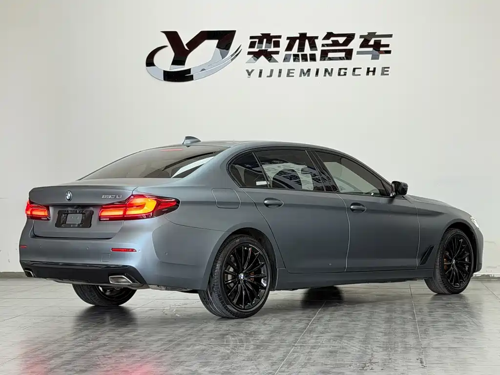 BMW 5 Series — фото 10