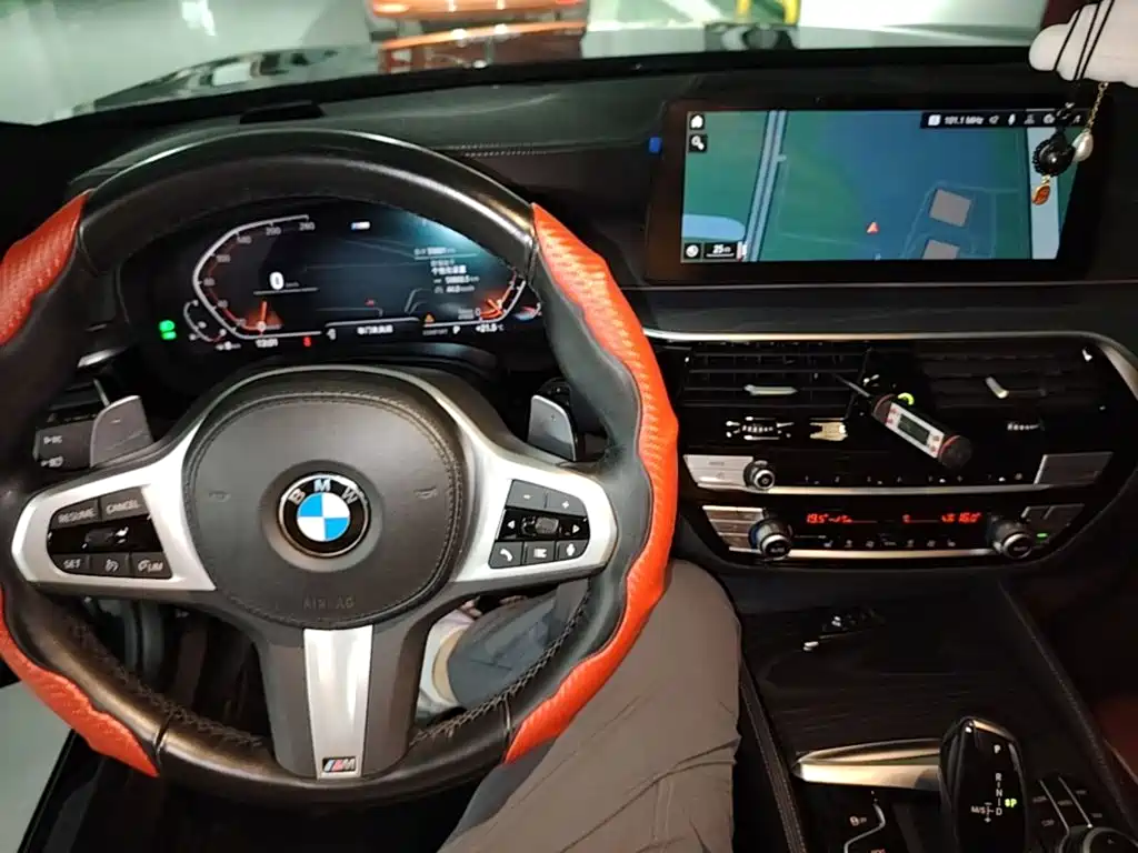 BMW 5 Series — фото 10