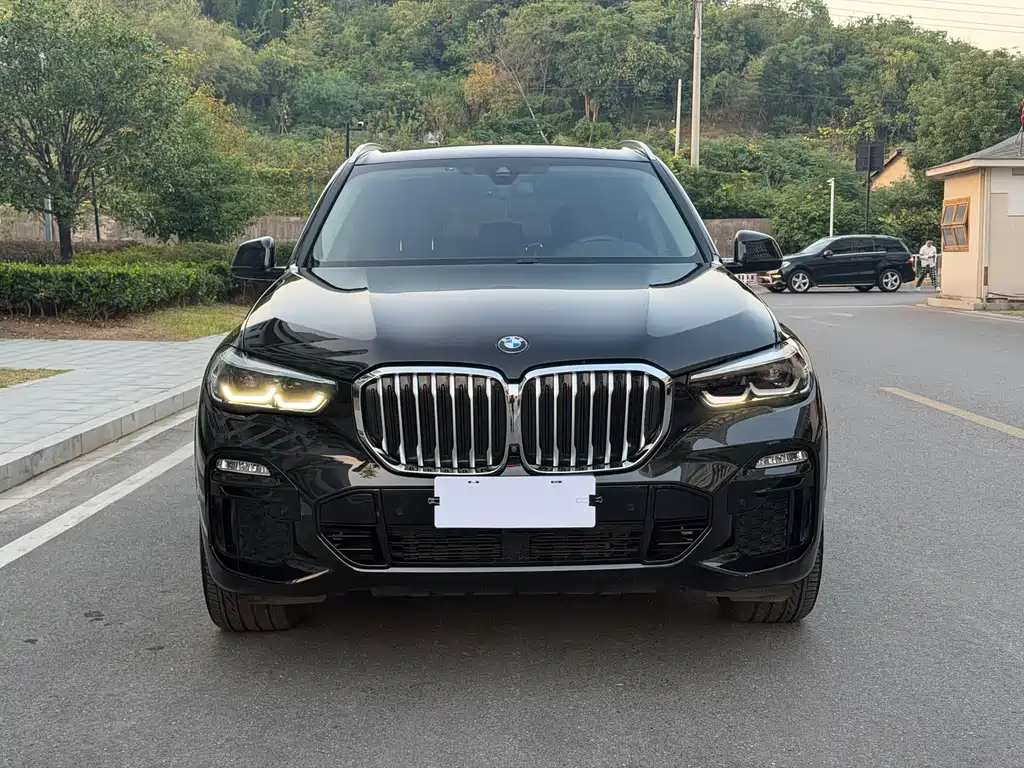 BMW X5 (Import) — фото 2
