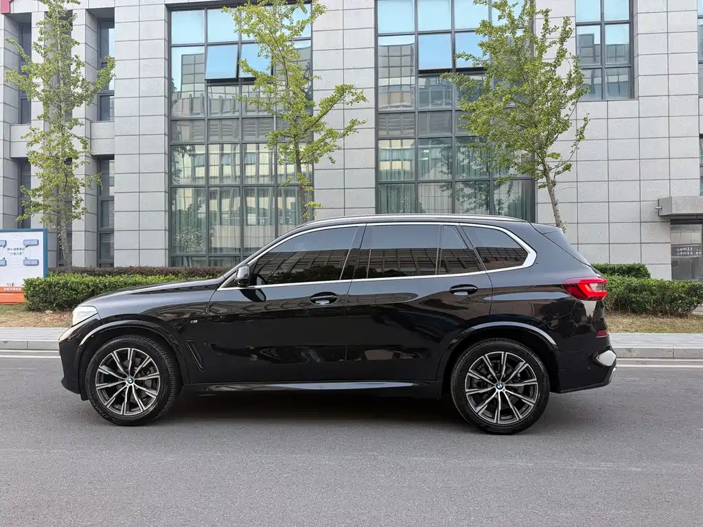 BMW X5 (Import) — фото 7