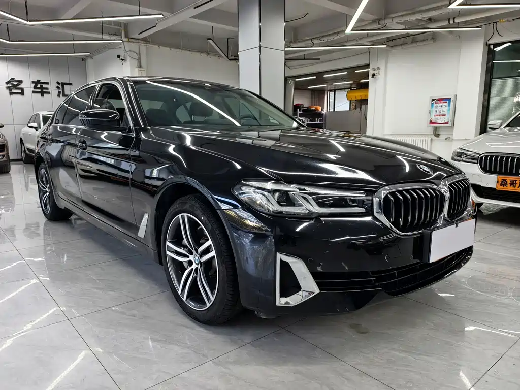 BMW 5 Series — фото 2