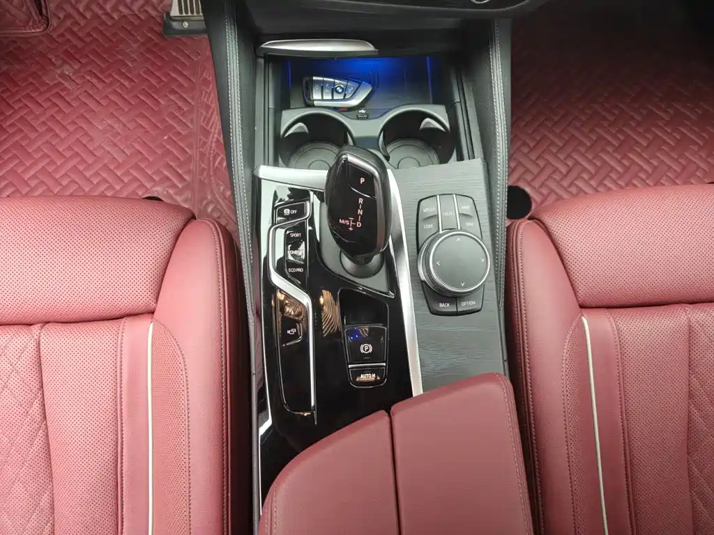 BMW 5 Series — фото 11