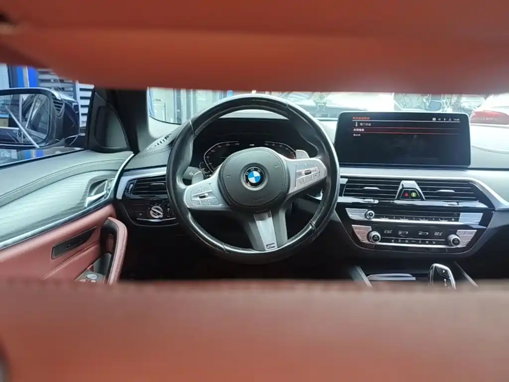 BMW 5 Series — фото 11