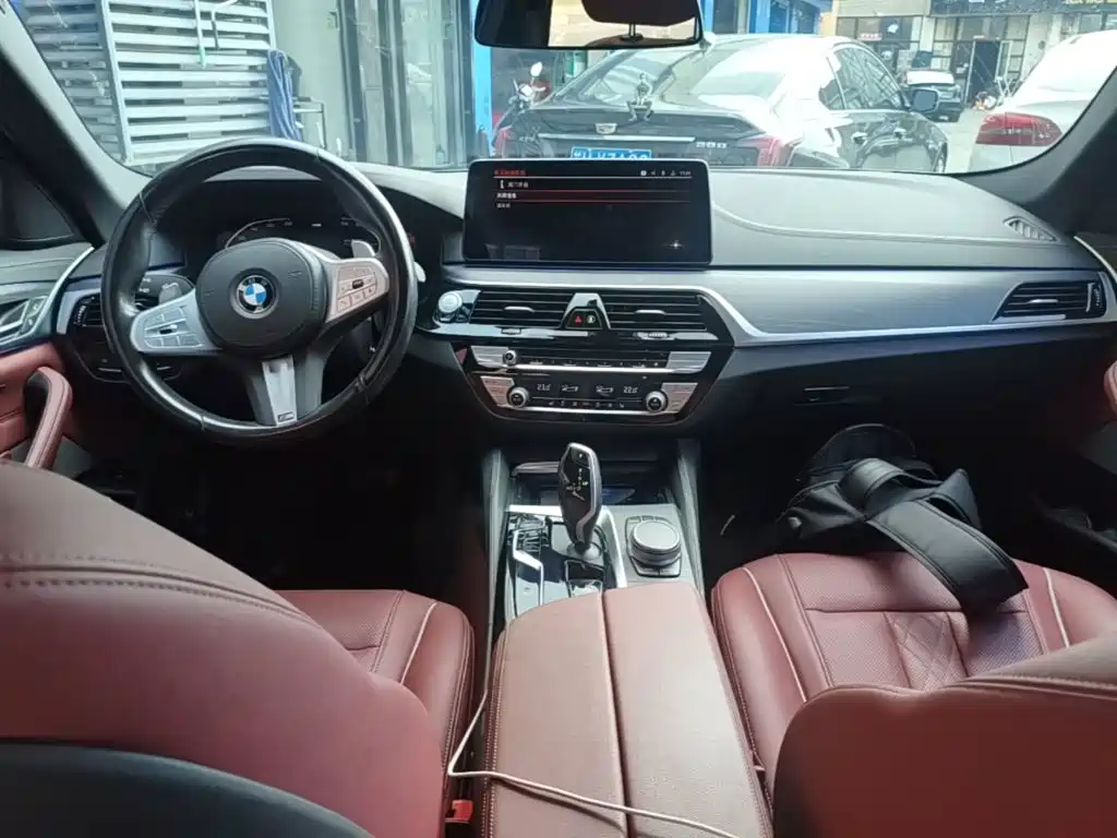 BMW 5 Series — фото 10