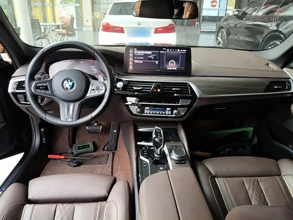 BMW 5 Series — фото 10